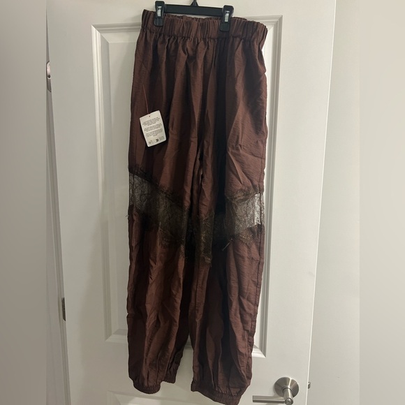 ASOS DESIGN lace insert harem pants in chocolate - Picture 3 of 4